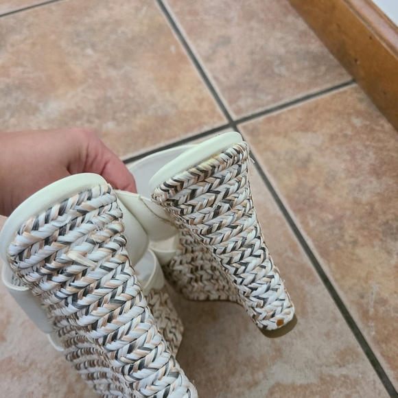 White Platform Sandal - Picture 6 of 7